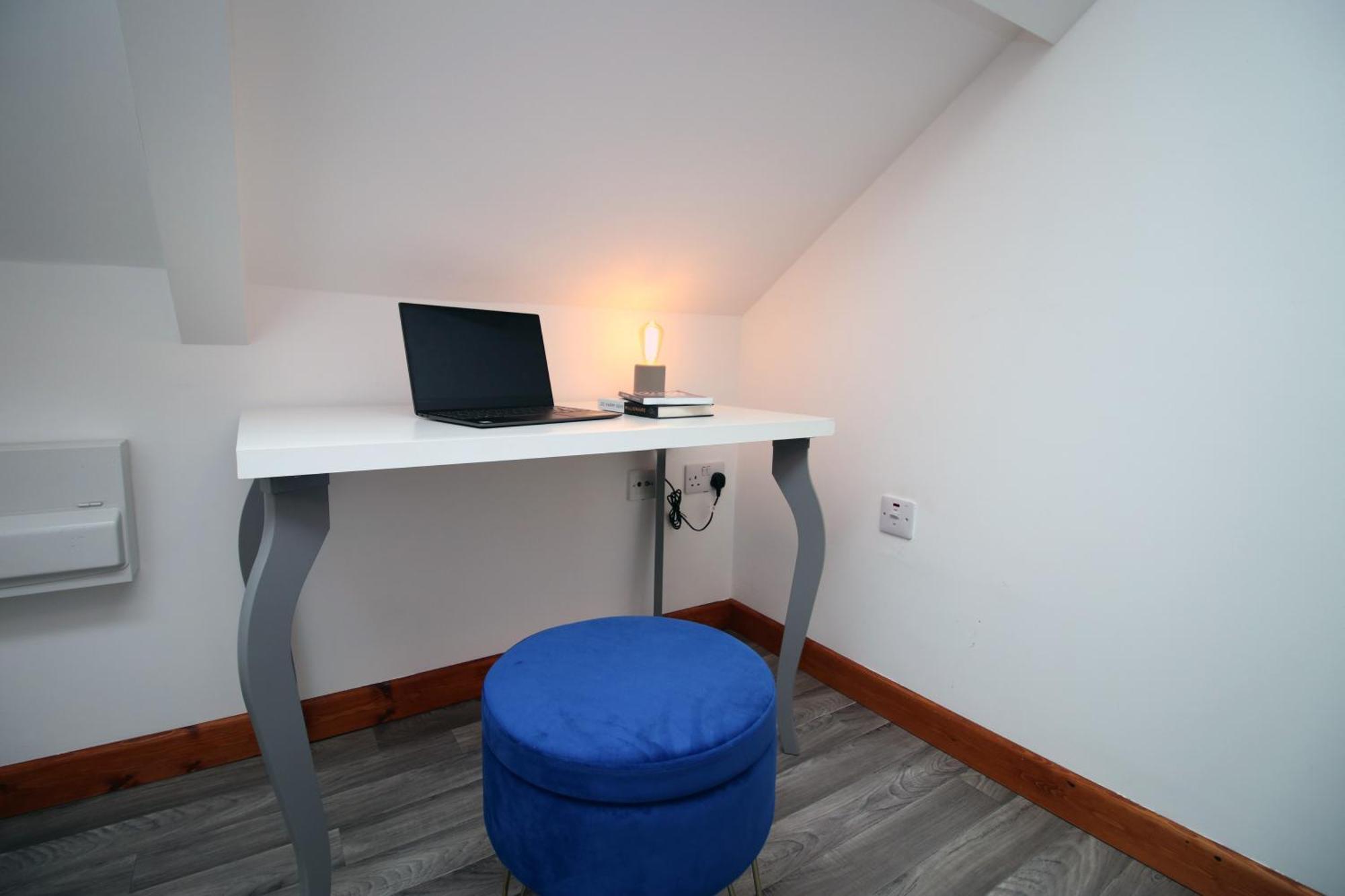 101 Walter Road Apartment *