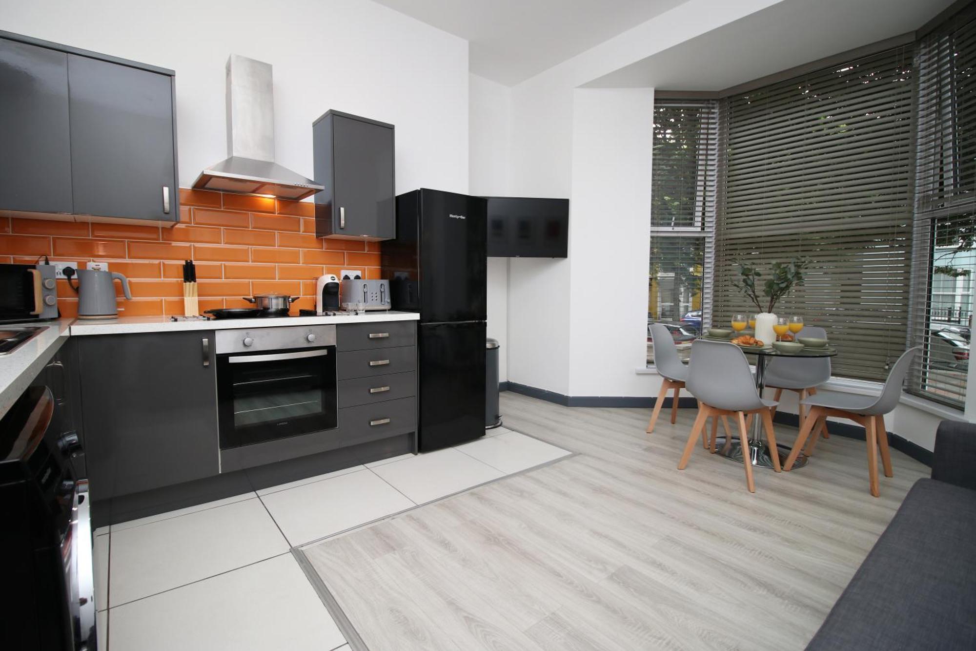 101 Walter Road Apartment *