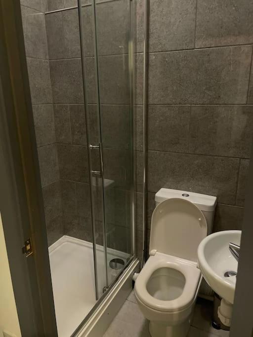 101 Walter Road Apartment